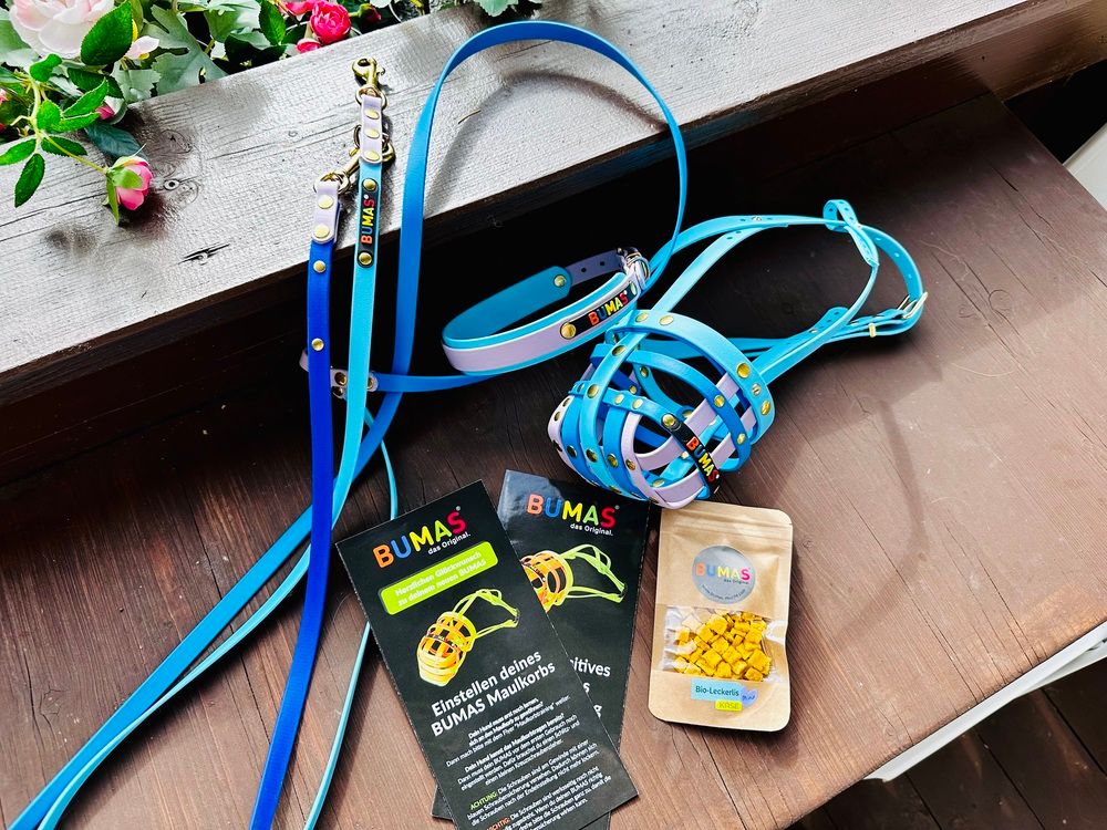 Das BUMAS Set auf einer Fensterbank einer Bergh&uuml;tte