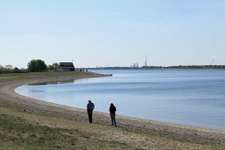 Hundeauslaufgebiet-Speicherbecken-Bild