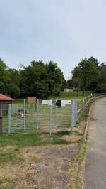 Hundeauslaufgebiet-Hundewiese Ossweil-Bild