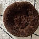 Hundebett Donut Flauschig Braun für kleine Hunde-Beitrag-Bild