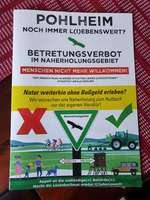 Hundeauslaufgebiet-Waldgebiet mit Hundeschule-Bild