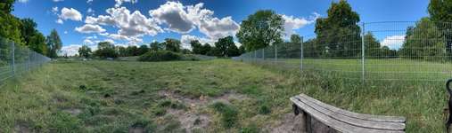 Hundeauslaufgebiet-Treffpunkt Hundespielplatz-Bild