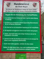 Hundeauslaufgebiet-Eingezäunte Hundewiese-Bild