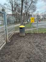 Hundeauslaufgebiet-Eingezäunte Freilauf Hundeplatz-Bild