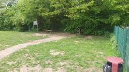Hundeauslaufgebiet-Leni-Rommel-Straße-Bild