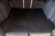 Für den Hunde-Transport im Auto: Travall Trenngitter und Kofferraumwanne für BMW 5er-Beitrag-Bild