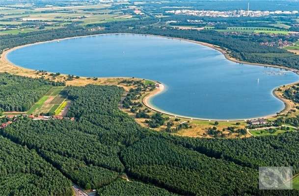 Hundeauslaufgebiet-Speicherbecken-Bild