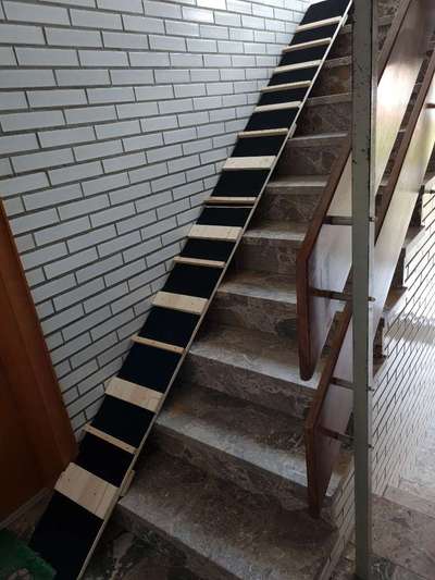 Rutschige Holztreppe-Beitrag-Bild