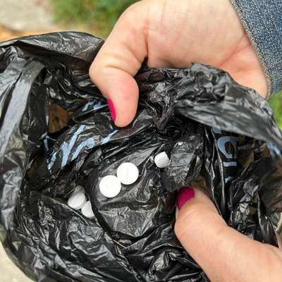 Giftköder-Sertralin 100mg Tabletten ausgelegt-Bild