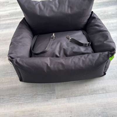 4Legs Hundesitz Auto + Hundekorb schwarz – NP 139€ – 49€-Beitrag-Bild