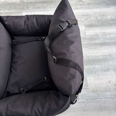 4Legs Hundesitz Auto + Hundekorb schwarz – NP 139€ – 49€-Beitrag-Bild