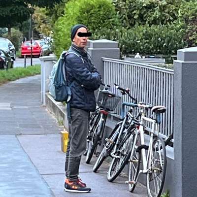 Giftköder-aggressiver Mann in Riehl-Bild