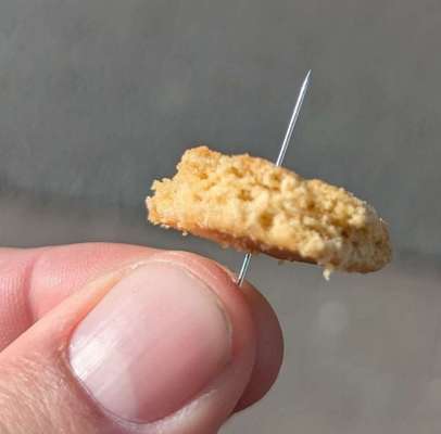 Giftköder-Kekse mit Nägel-Bild