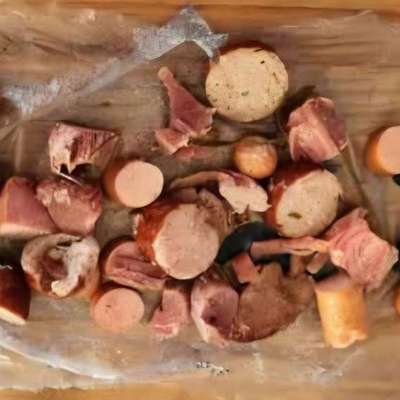 Giftköder-Wurst und Fleischstücke vergiftet-Bild