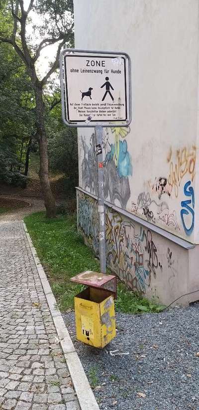 Hundeauslaufgebiet-Grünanlage August-Bebel-Hain-Bild