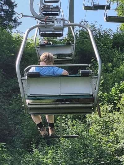 Sessellift mit Hund-Beitrag-Bild