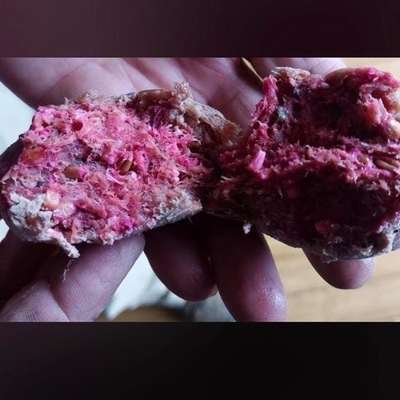 Giftköder-Vergiftetes Nassfutter-Bild