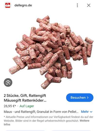 Giftköder-Komische rosa Pellets im Waldstück-Bild