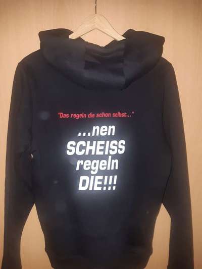 Herr/Frau Mustermann auf der Hunde wiese-Beitrag-Bild