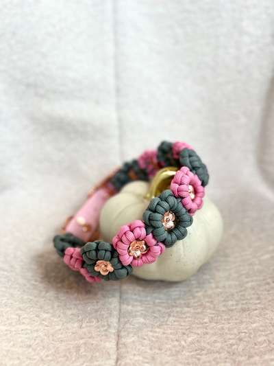 %{de_profession_title}-Halsband Flower Power Personalisiert-Bild