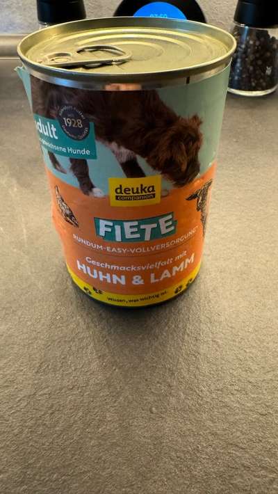 Diverses Hundefutter Nassfutter Trockenfutter Welpenfutter-Beitrag-Bild