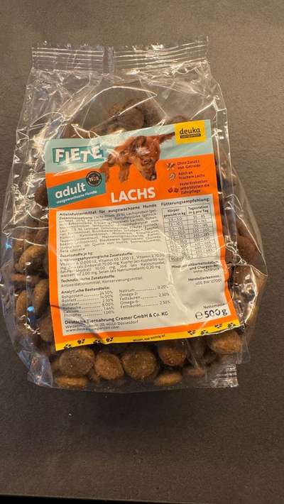 Diverses Hundefutter Nassfutter Trockenfutter Welpenfutter-Beitrag-Bild