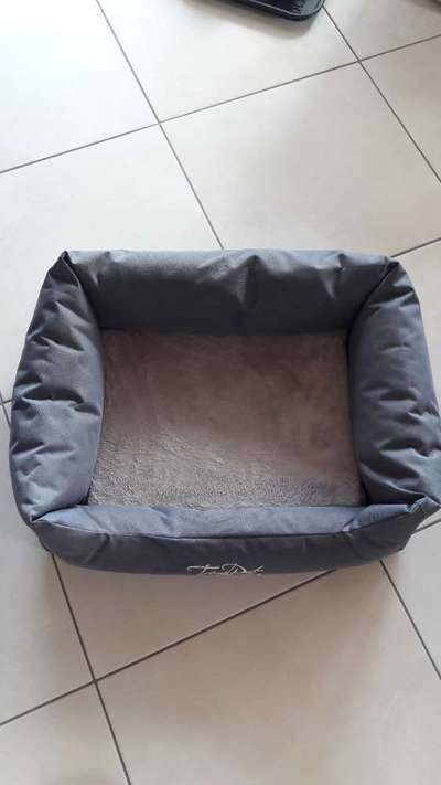 2 neue Hundebetten abzugeben-Beitrag-Bild