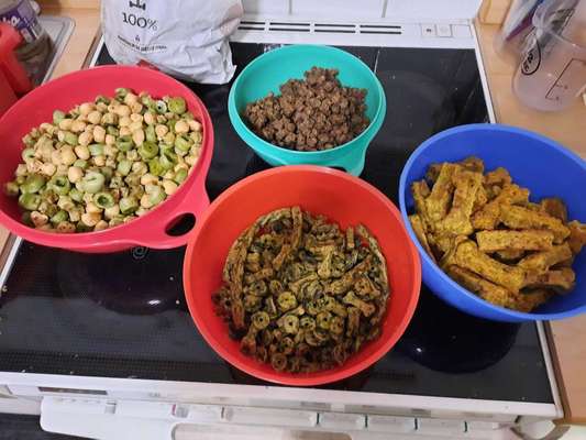 Heute gibt es.....der "ich mach die Leckerlis-Selber-Thread"-Beitrag-Bild