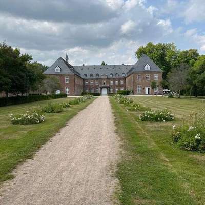 Hundeauslaufgebiet-Kloster Langwaden-Bild