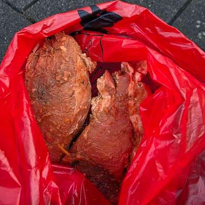 Giftköder-Verdächtiges Stück Fleisch-Bild