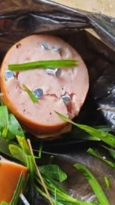 Giftköder-Köder mit Nägeln-Bild