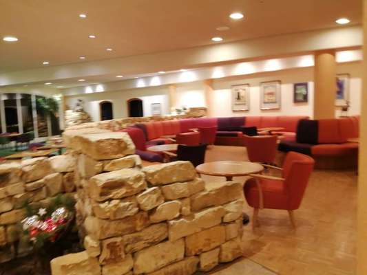 Reha / Kur Klinik mit Hund-Beitrag-Bild