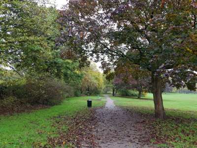 Hundeauslaufgebiet-Johannes-Giesbert-Park-Bild