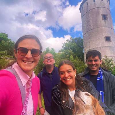 Hundetreffen-Gemeinsam spazieren-Bild