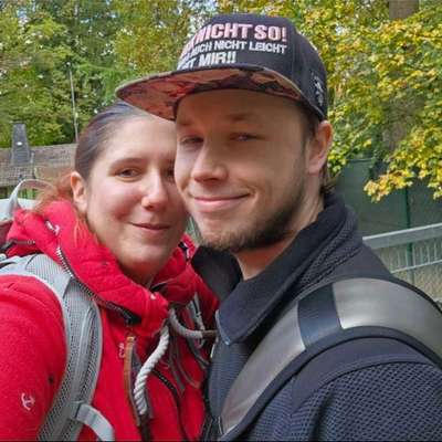Hundetreffen-Welpentreffen mit Spielen und spazieren