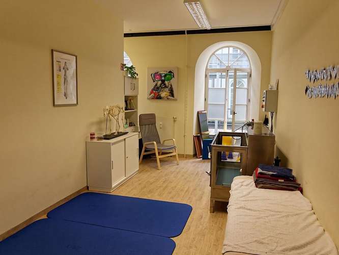 Hundeauslaufgebiet-bueno perro Hundephysiotherapie und Hundeosteopathie-Bild