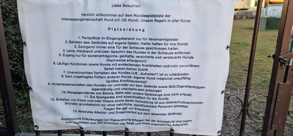 Hundeauslaufgebiet-Interessengemeinschaft Hund e.V. - Hundespielplatz-Bild