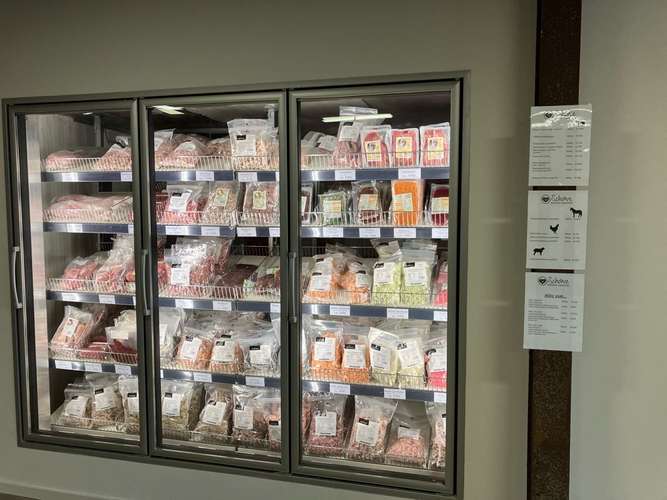 Hundeauslaufgebiet-B.A.R.F.-Shop Bad Laer-Bild