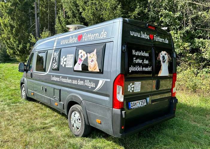 Hundeauslaufgebiet-Reico Vertriebspartner Liebe Füttern-Bild