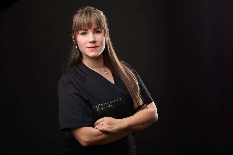 Hundeauslaufgebiet-Tierwellnesstherapie -Bild