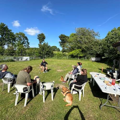 Hundeauslaufgebiet-Hundeschule Yvi's Pfotentreff-Bild