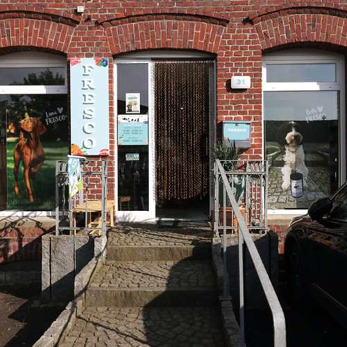 Hundeauslaufgebiet-Fresco Store Waltrop-Bild