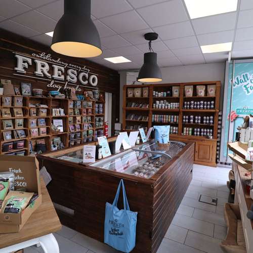 Hundeauslaufgebiet-Fresco Store Moers-Bild