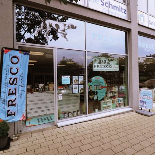 Hundeauslaufgebiet-Fresco Store Moers-Bild