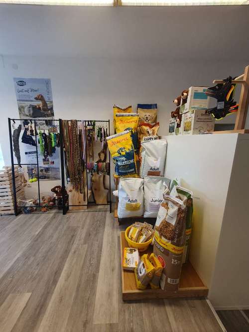 Hundeauslaufgebiet-GuFF SToRE-Bild