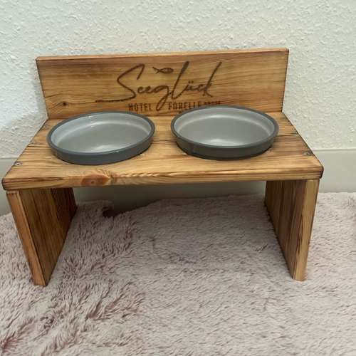 Hundeauslaufgebiet-Holzbar_Gravuren-Bild