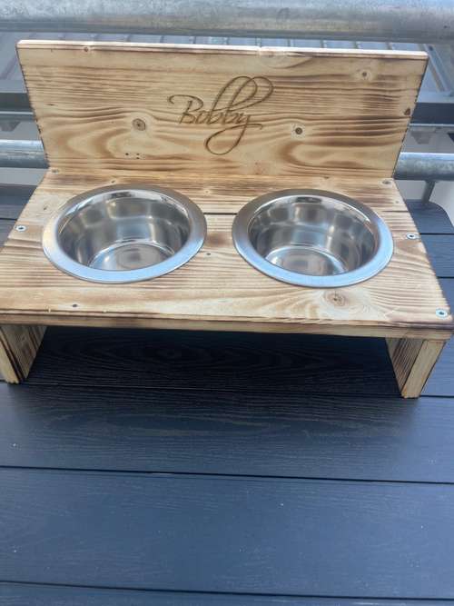 Hundeauslaufgebiet-Holzbar_Gravuren-Bild