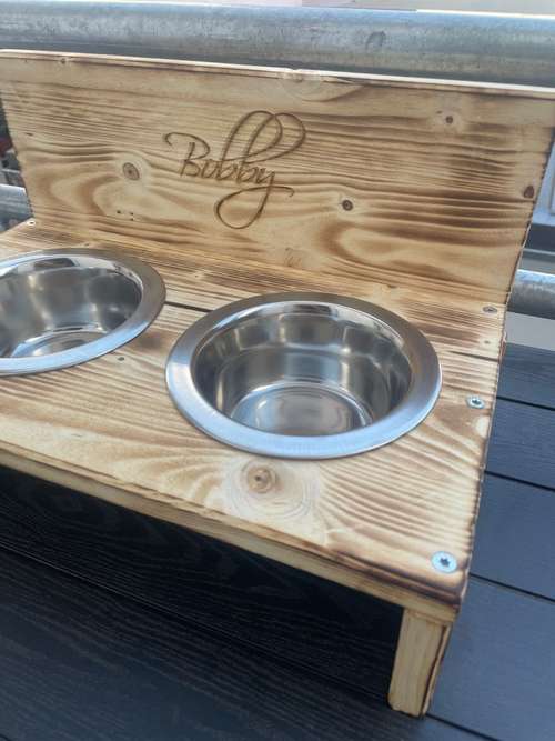 Hundeauslaufgebiet-Holzbar_Gravuren-Bild