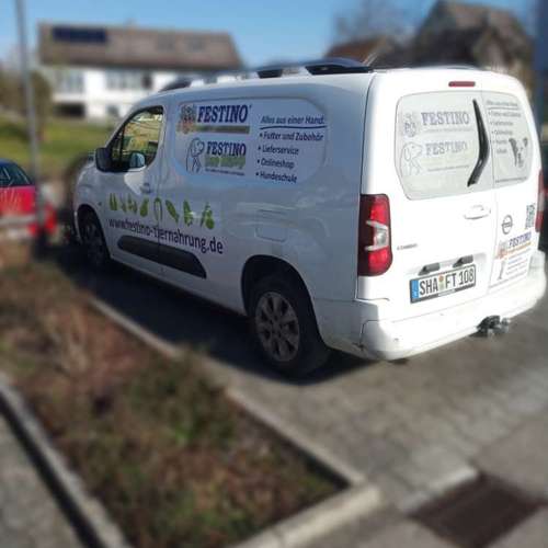 Hundeauslaufgebiet-Festino Tiernahrung GmbH-Bild