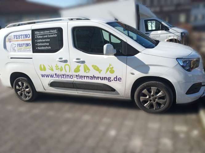 Hundeauslaufgebiet-Festino Tiernahrung GmbH-Bild